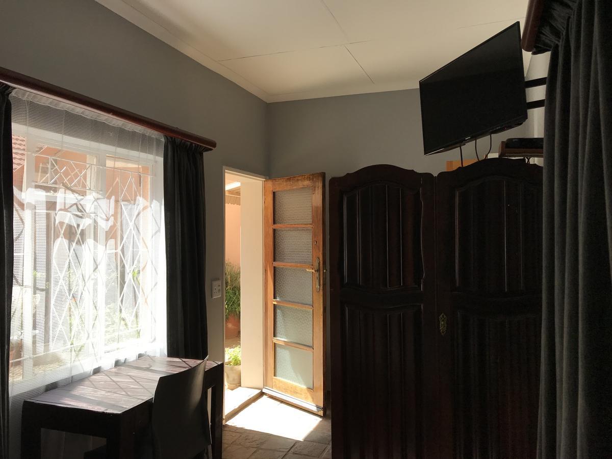 Celtis Lane Guest House Boksburg Buitenkant foto
